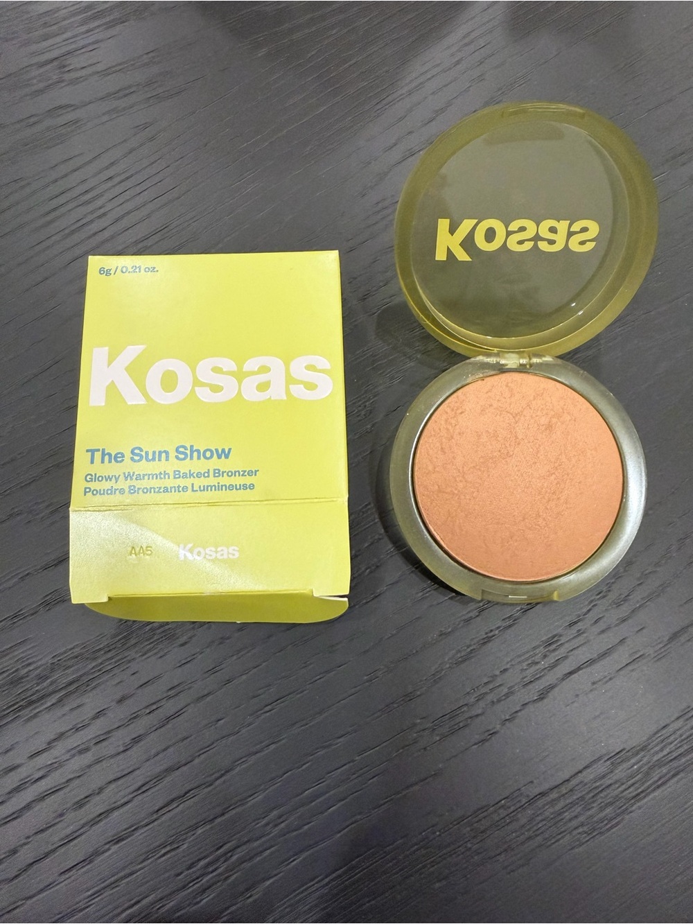 Kosas The Sun Show Glowy Warmth Baked Bronzer โ Waves Light Bronze